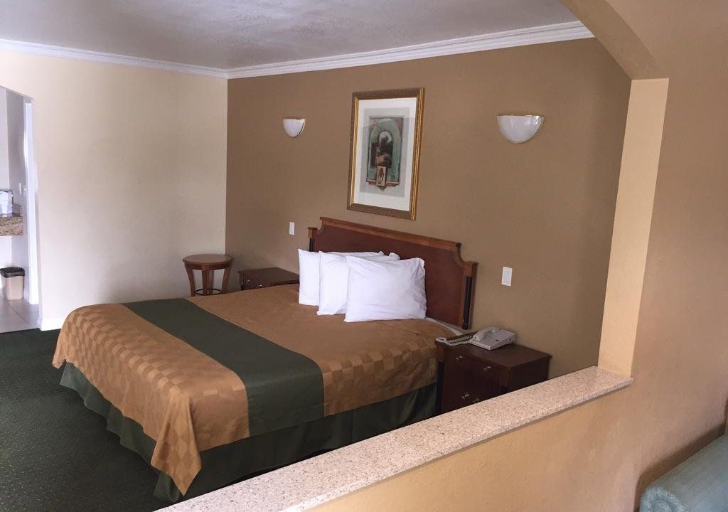 Walnut Inn and Suites