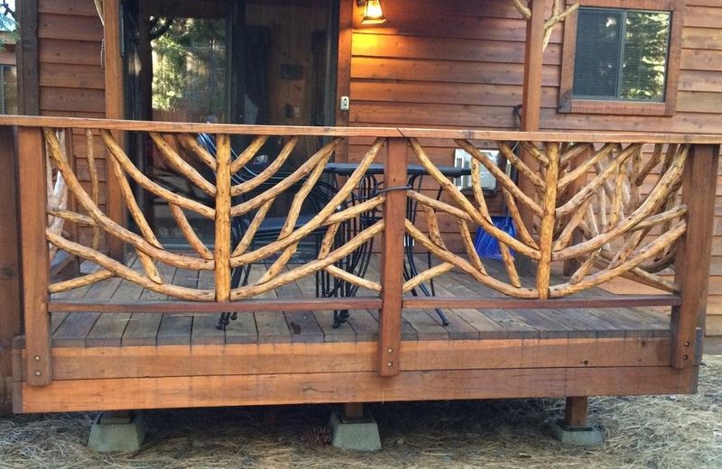 KNOTTY PINE CABIN