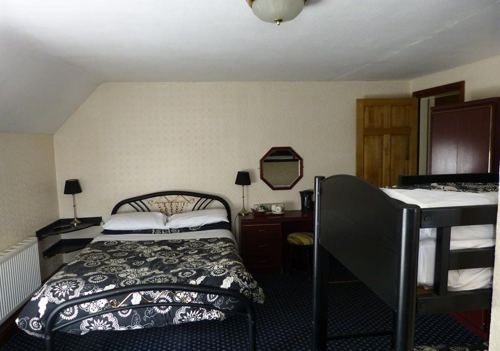 Peakstones Inn