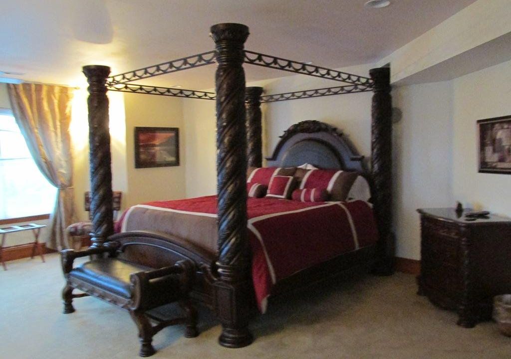 Mansion Inn Lake Stevens