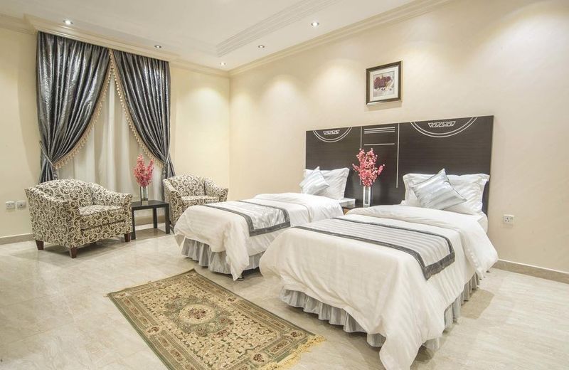 Al Ezzah Palace Hotel Suites