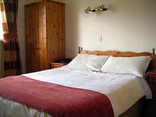 FAIRLAWNS BED & BREAKFAST