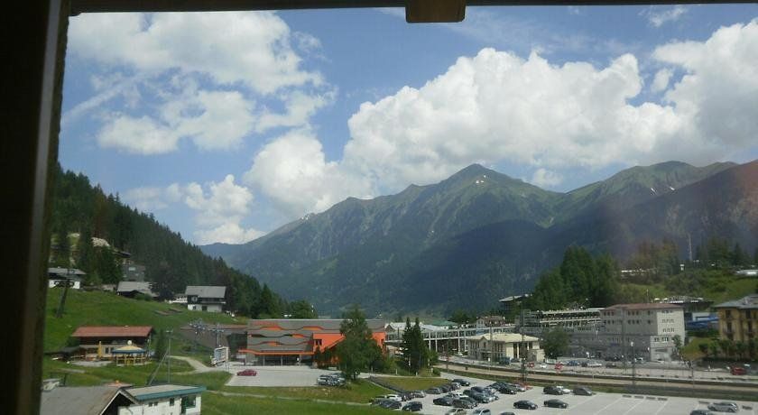 Outdoor Pictures 10