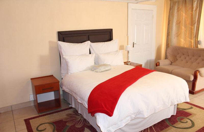 MOLENGOANE LODGE