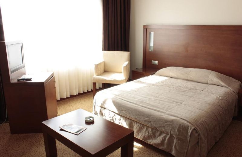 Paluri Hotel
