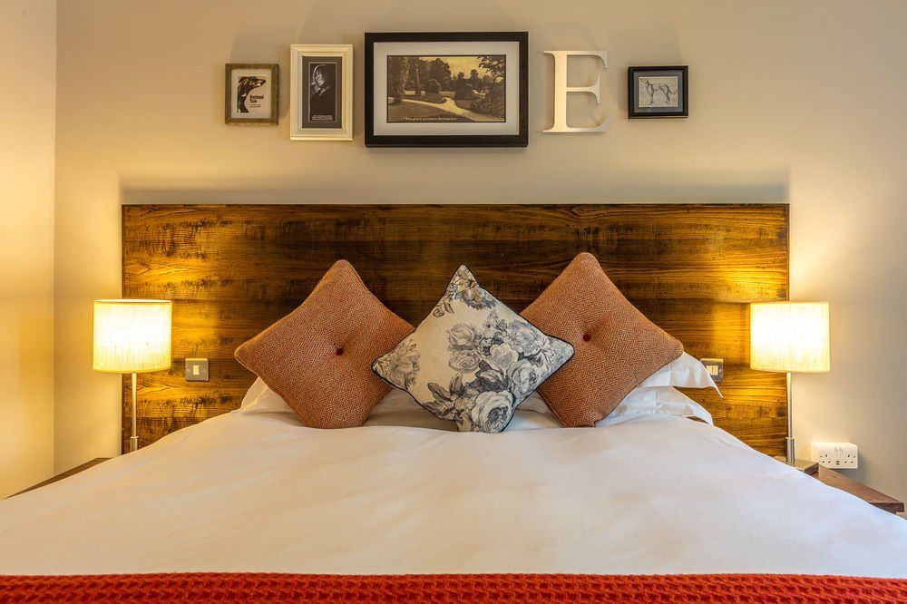 Greyhound Hotel