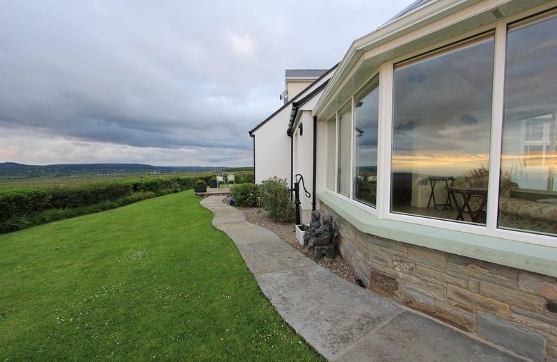 TRILDOON HOUSE BED AND BREAKFAST
