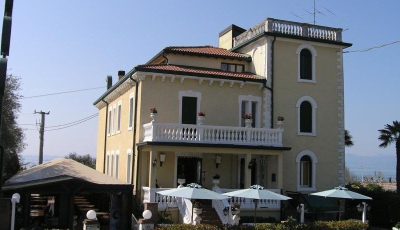 HOTEL VILLA MARIA