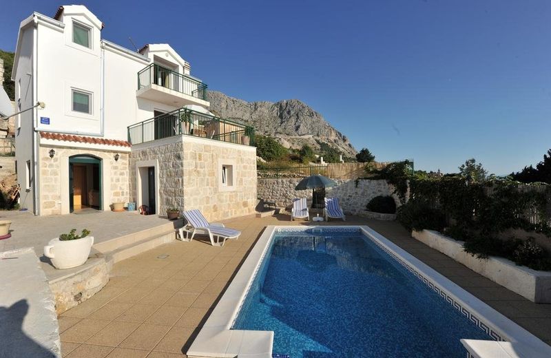 Villa Ana