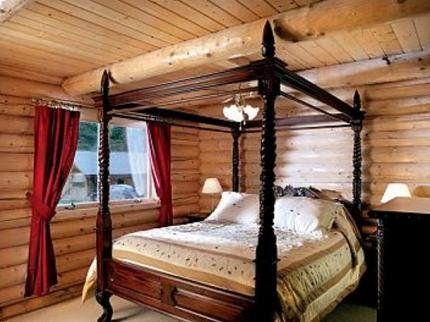Black Hall Lodges