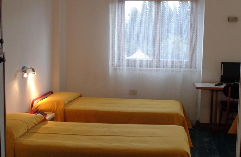 Siris Hotel