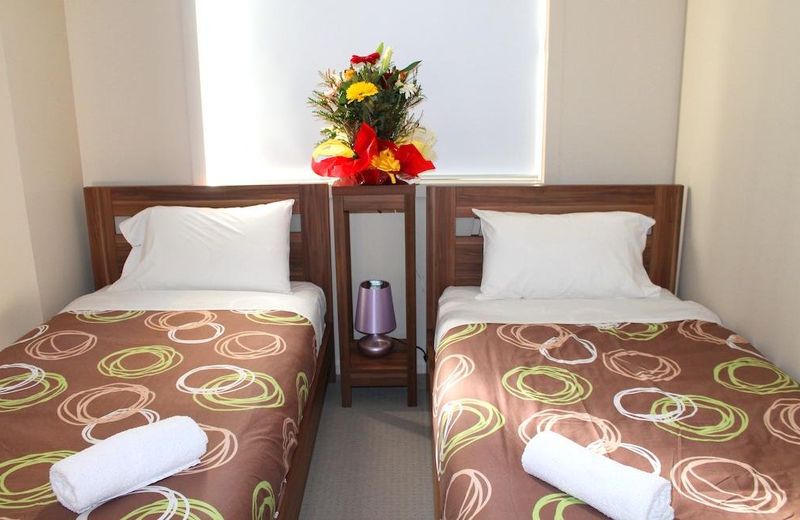 SERVICED HOUSES ROXBURGH PARK