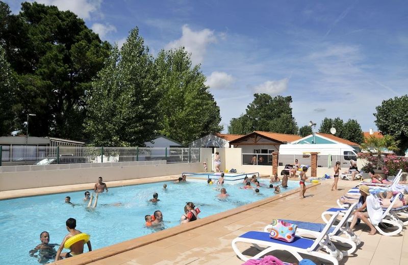CAMPING PARADIS Domaine Oyat