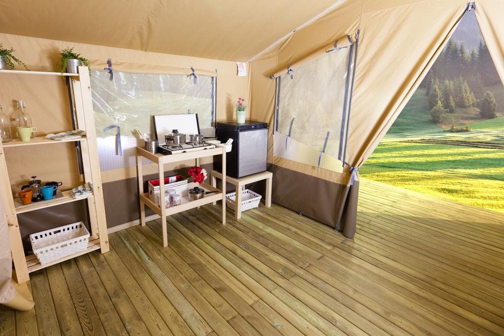 SAFARI TENT HOLIDAYS