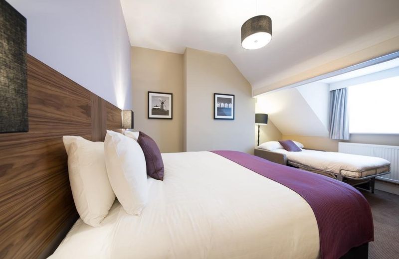 The County Hotel by Innkeeper's Collection
