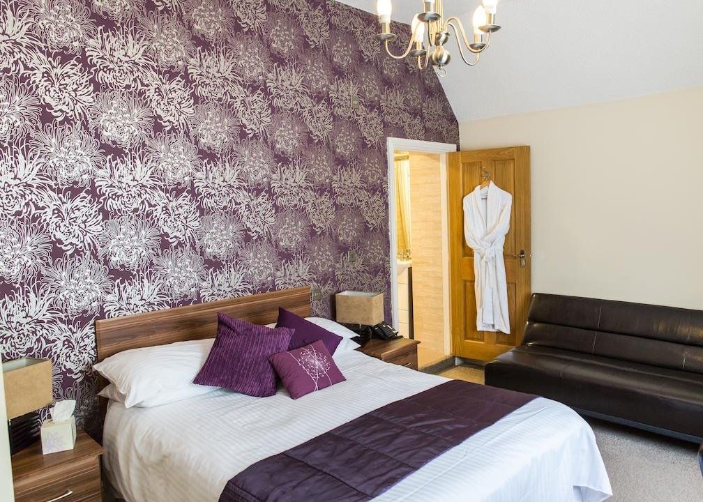 Chequers Hotel & Restaurant