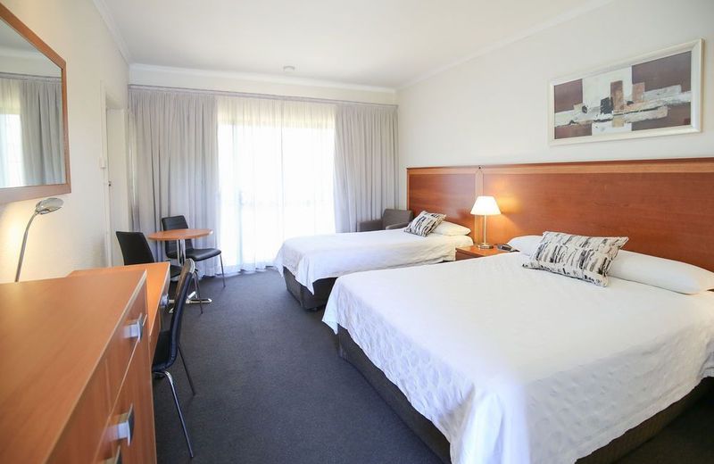 Comfort Inn Deakin Palms