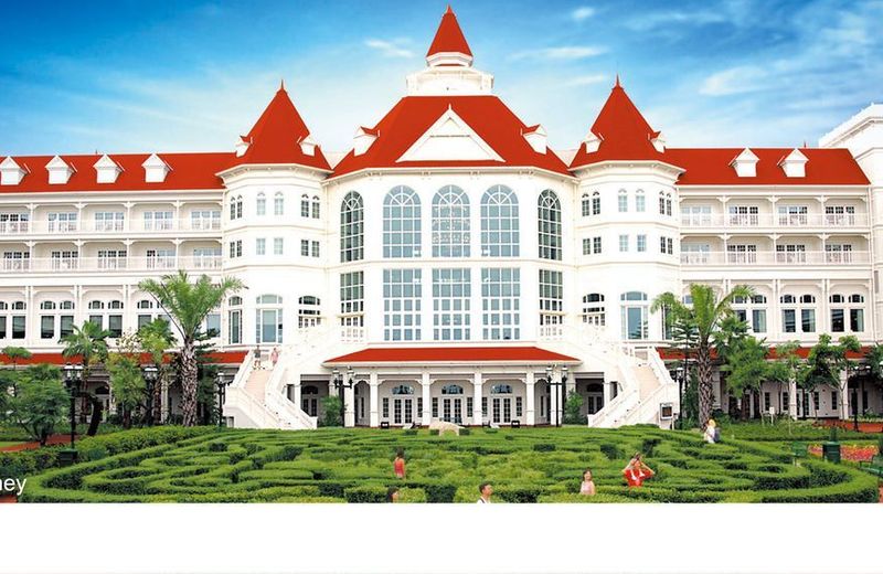 Hong Kong Disneyland Hotel