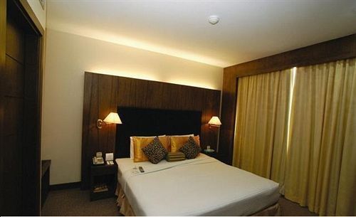 Hotel Emas