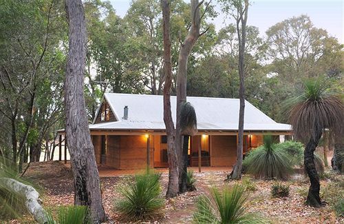 Goanna Woodstone Cottage