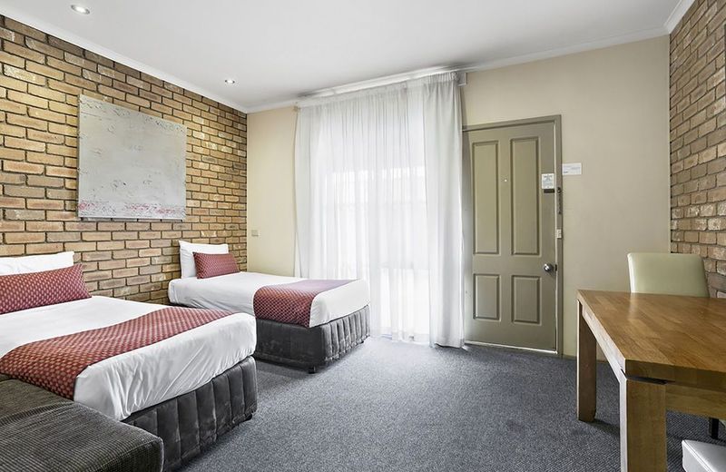 Quality Inn Colonial