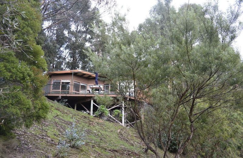 Lorne Cottages Ocean Views - Log Fires & Spas