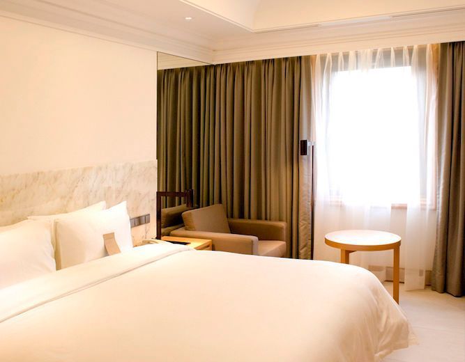 Pinegrove Hotel