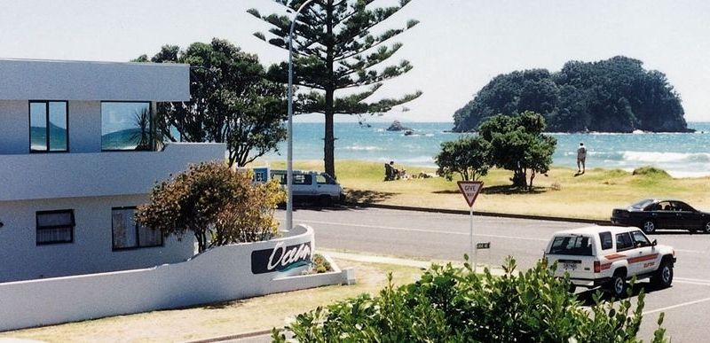 Ocean Waves Beachfront Motel