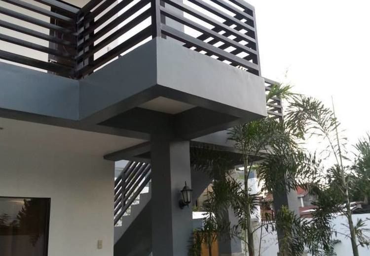 Dolyn Suites