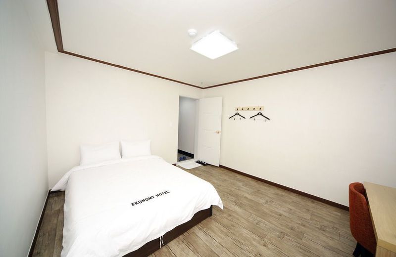 Ekonomy Hotel