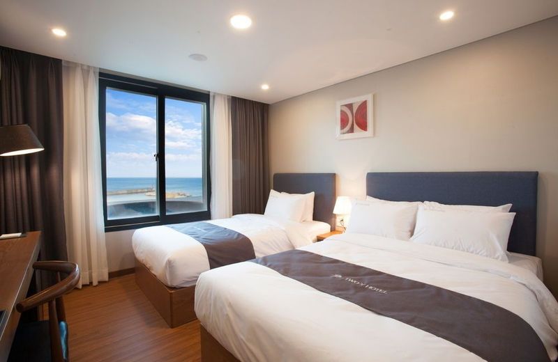 Two Y Hotel