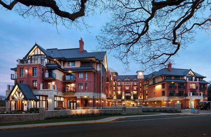 Oak Bay Beach Hotel