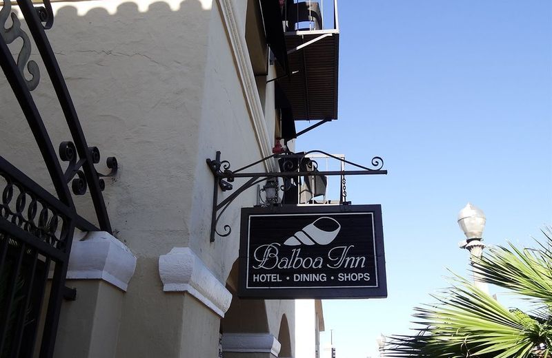 Balboa Inn, On The Beach At Newport