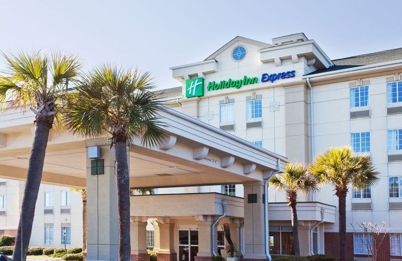 Holiday Inn Express Myrtle Beach-Broadway at the Beach, an IHG Hotel