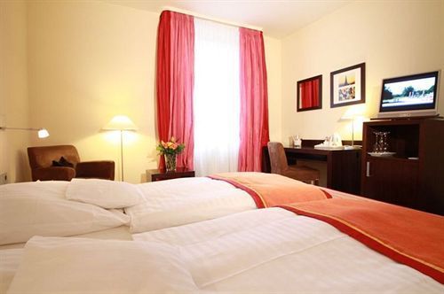 Central Hotel