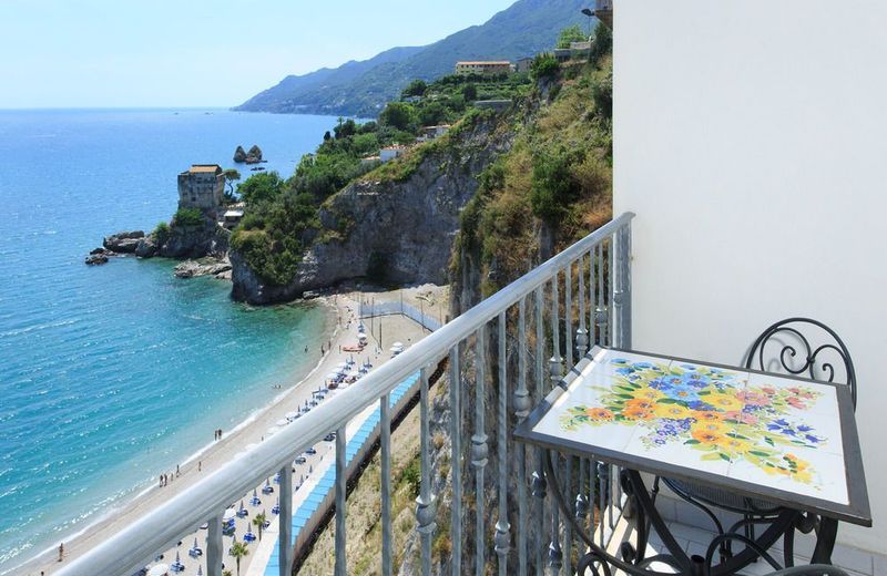 Lloyd's Baia Hotel