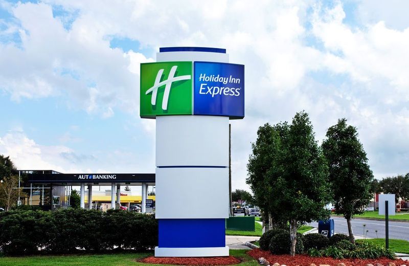Holiday Inn Express Harvey-Marrero, an IHG Hotel