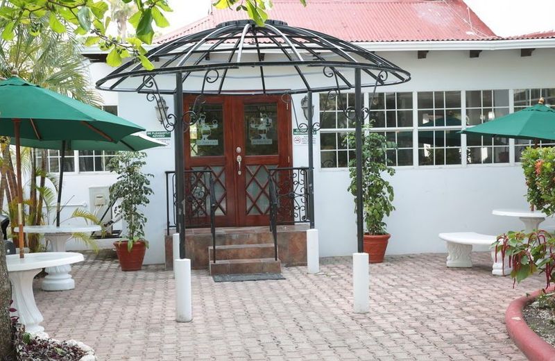 Radisson Fort George Hotel & Marina