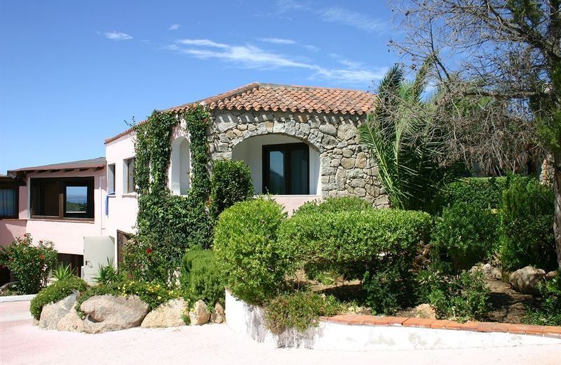 Hotel Li Graniti
