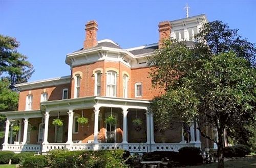 Pinehill Inn