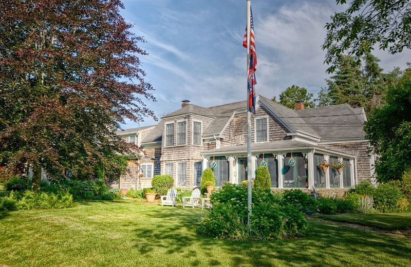 Honeysuckle Hill Inn