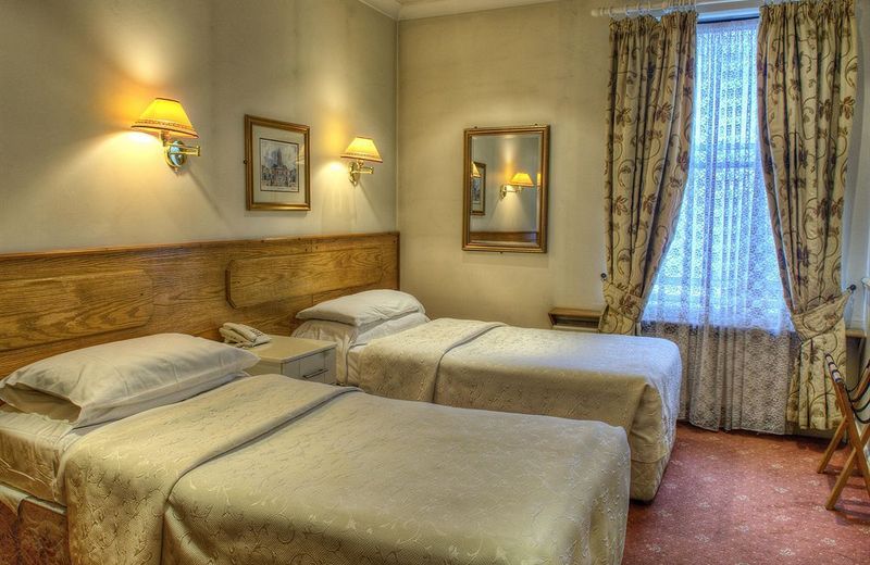 Dergvale Hotel