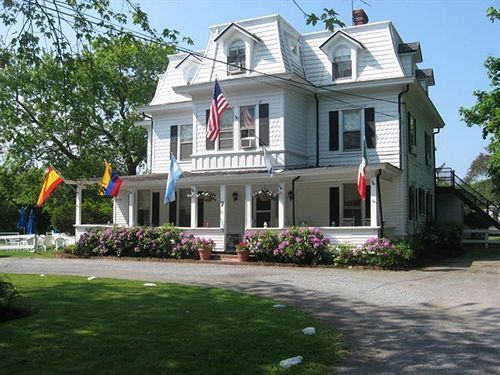 The Grassmere Inn
