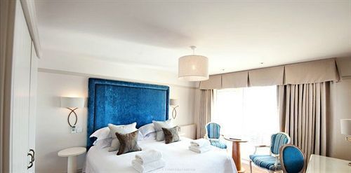 Roslin Beach Hotel