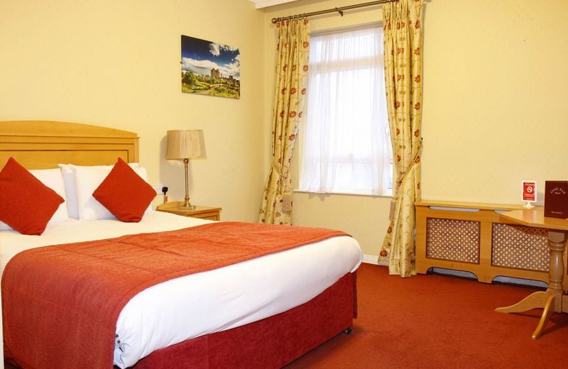 Castle Arch Hotel