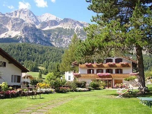 Outdoor Pictures 23