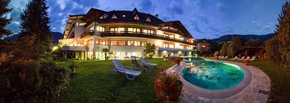 Outdoor Pictures 22
