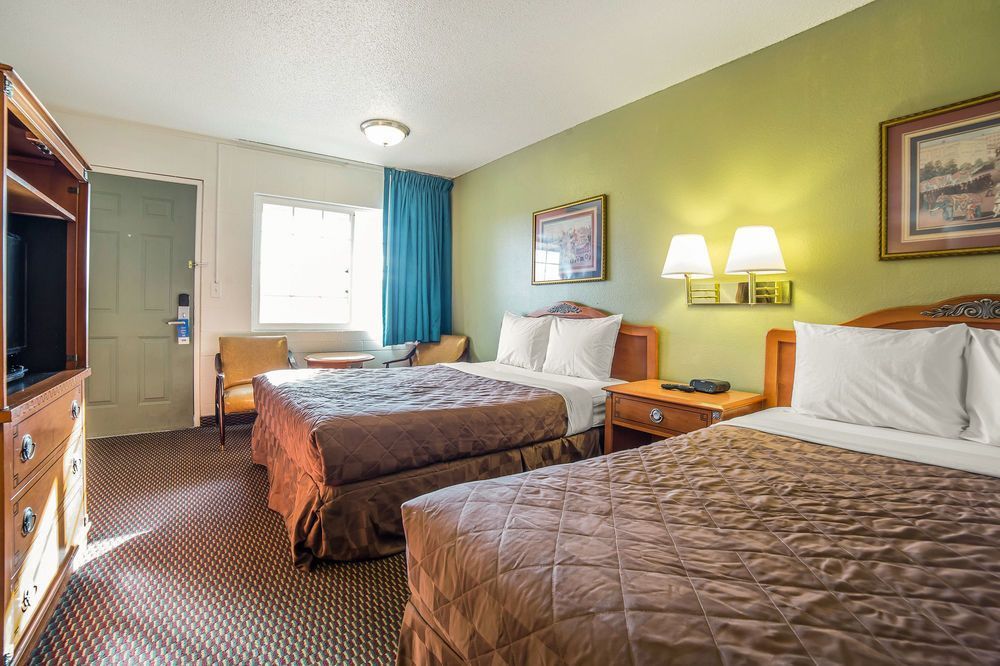 Rodeway Inn & Suites