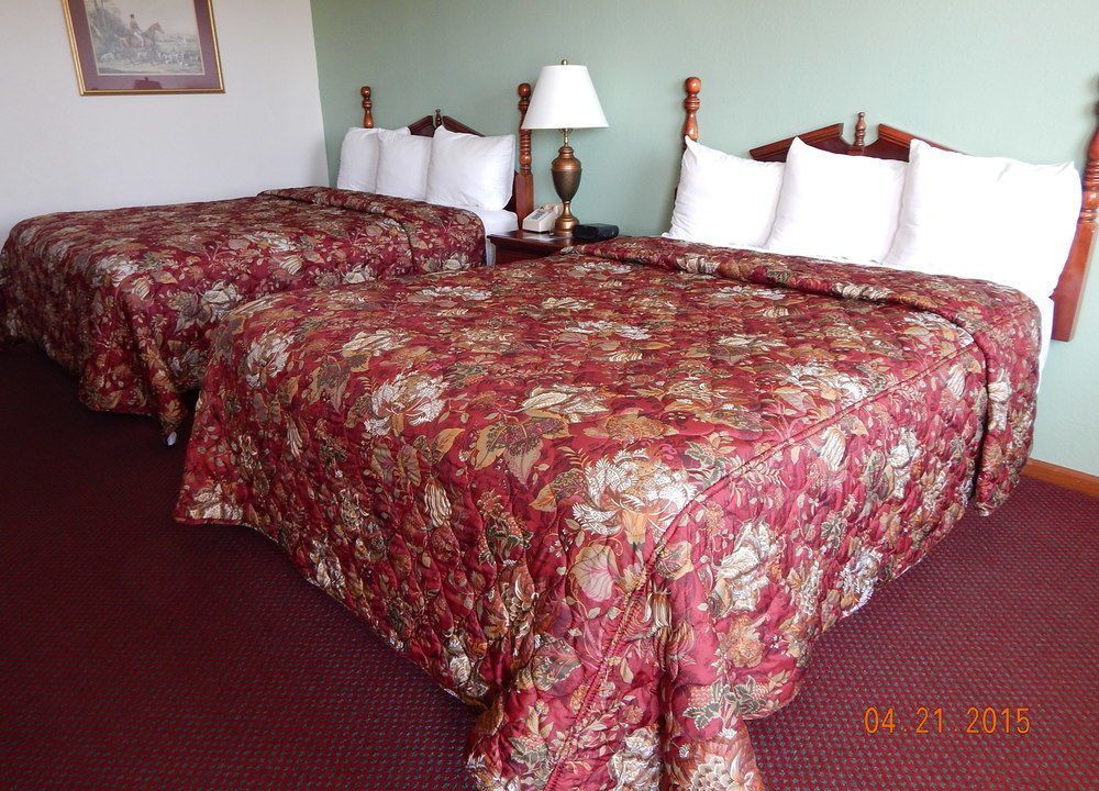 Carriage House Inn