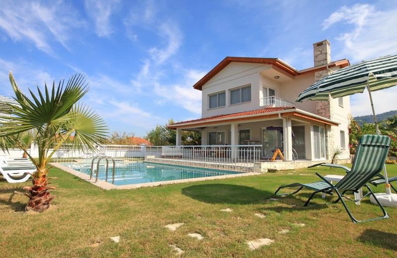 Crescent Villa